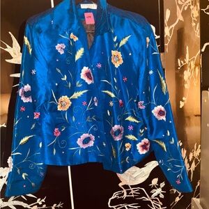 🐋Beautiful silk jacket with embordary and beads